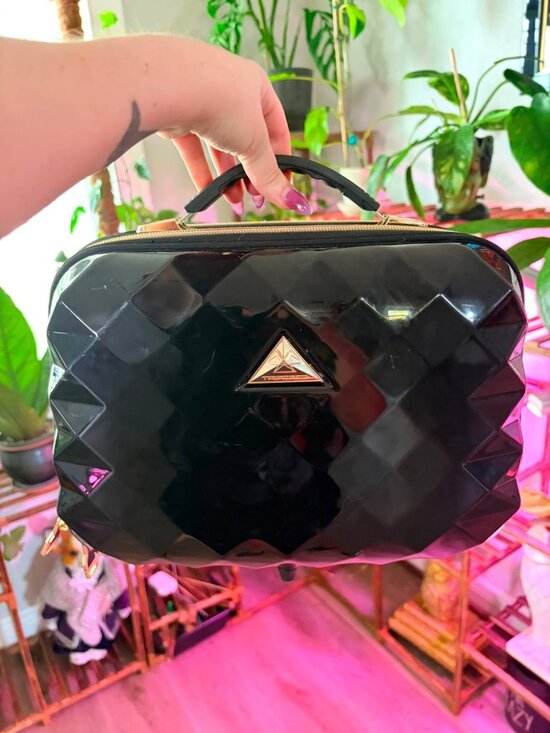 Triforce Handbags - Triforce Hardside Beauty Case Black Cosmetic Train Case TravelOrganizer Dillards